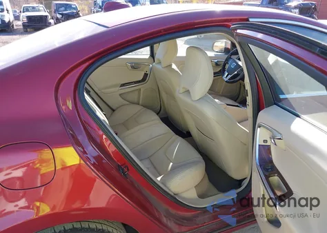 2012 Volvo S60 T5 z USA, uszkodzony, nr VIN YV1622FS0C2115225